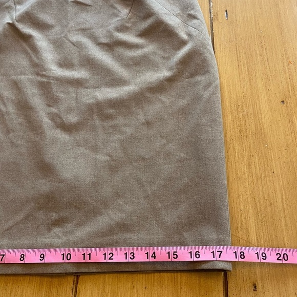 Halogen Women’s Pencil Skirt Short Lined Tan Size 4 Work Professional Classic - Picture 8 of 14